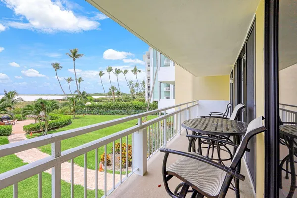 $835,000 | 180 Seaview Court, Unit 215, Marco Island, FL 34145