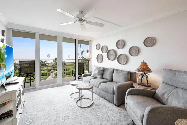 $835,000 | 180 Seaview Court, Unit 215, Marco Island, FL 34145