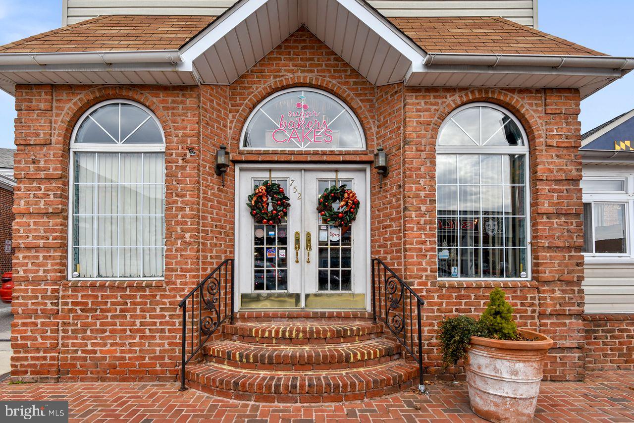 5 Stone Spring Court Baltimore, MD 21228 - Photo 106 of 117 Shops