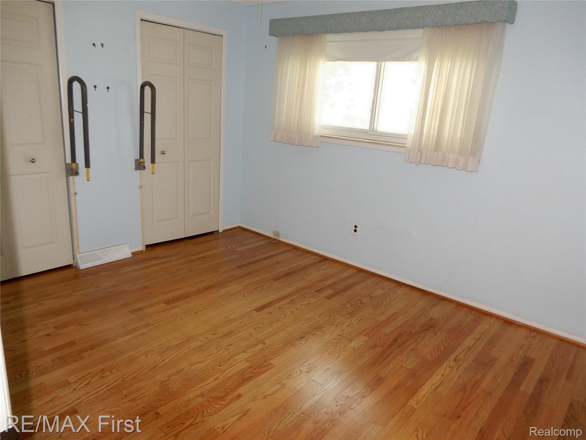 2440 Common Road Warren, MI 48092 - Photo 13 of 22 2016-01-01 00.00