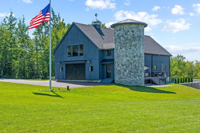 $2,950,000 | 440 Blackstrap Road, Falmouth, ME 04105