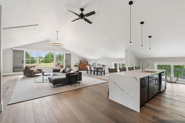 $2,950,000 | 440 Blackstrap Road, Falmouth, ME 04105