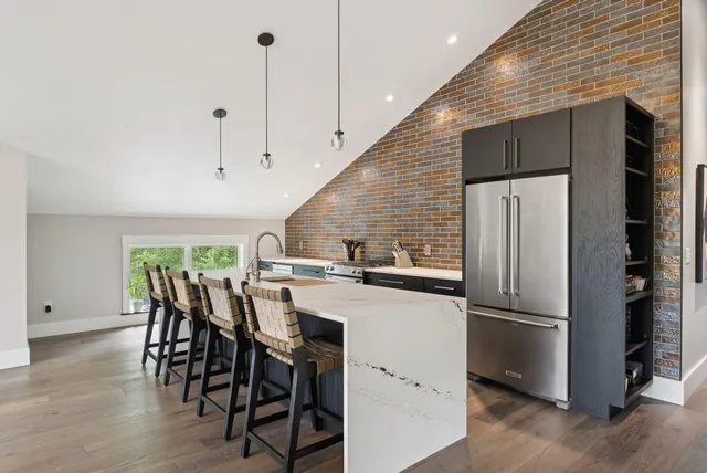 $2,950,000 | 440 Blackstrap Road, Falmouth, ME 04105