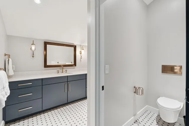 $2,950,000 | 440 Blackstrap Road, Falmouth, ME 04105