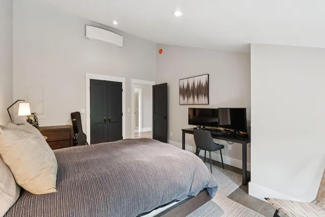 $2,950,000 | 440 Blackstrap Road, Falmouth, ME 04105