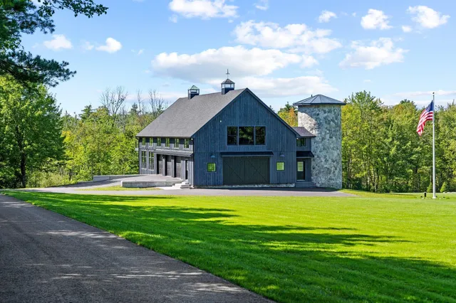 $2,950,000 | 440 Blackstrap Road, Falmouth, ME 04105