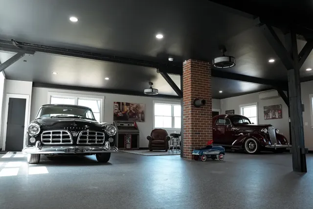 $2,950,000 | 440 Blackstrap Road, Falmouth, ME 04105