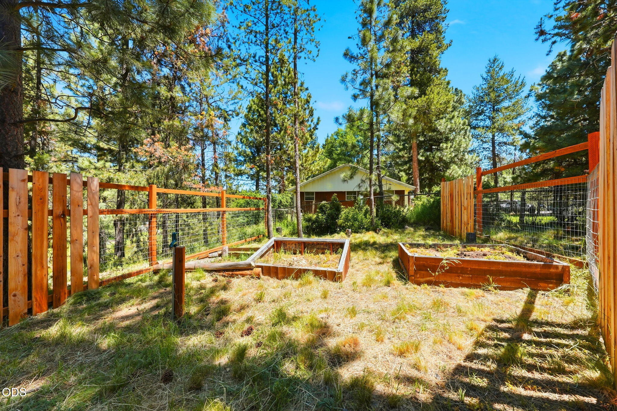17004 Milky Way Bend, OR 97707 - Photo 32 of 48