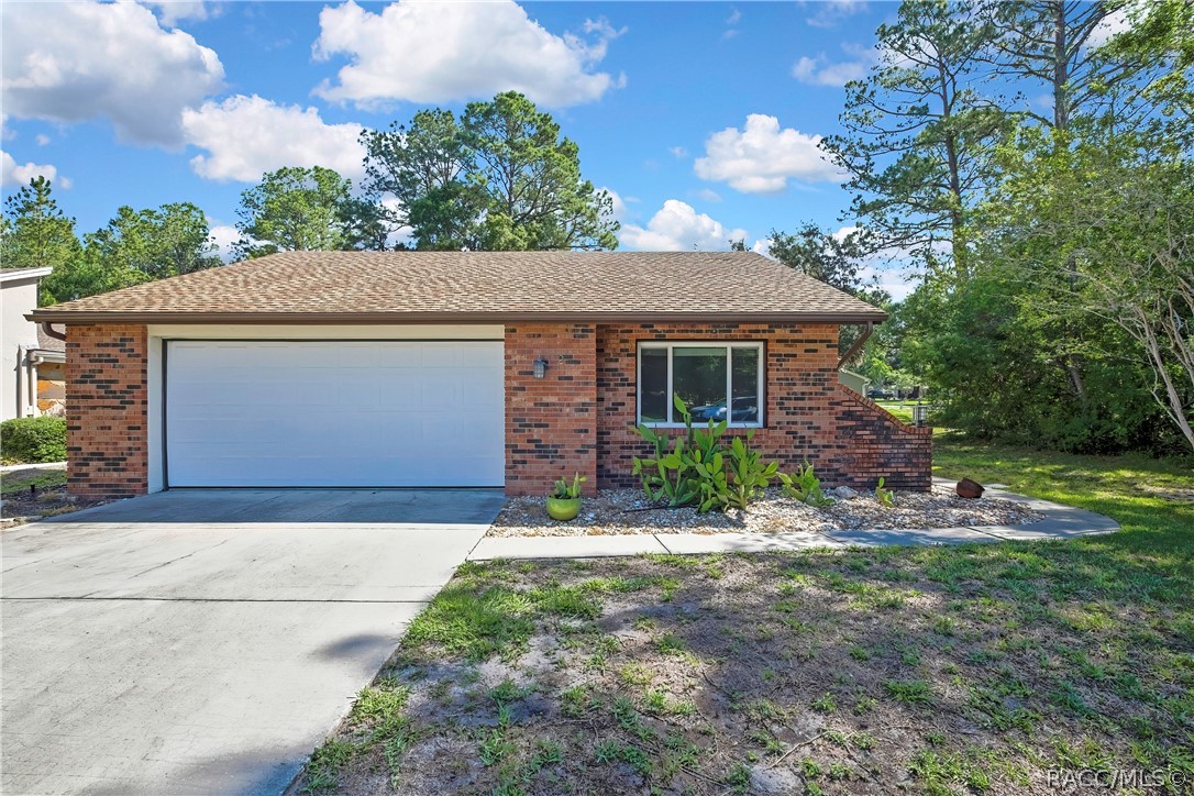 2 Quail Run Homosassa, FL 34446 - Photo 1 of 36 Welcome to 2 Quail Run, Homosassa, FL 34446