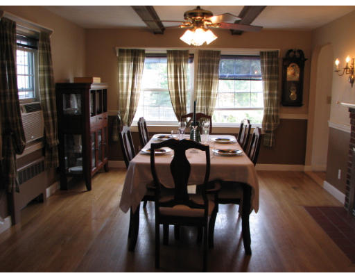 11 Hamilton Road Woburn, MA 01801 - Photo 4 of 15 Gallery Image 4