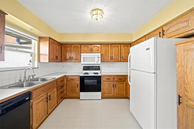 $195,000 | 11802 East 47th Terrace, Kansas City, MO 64133