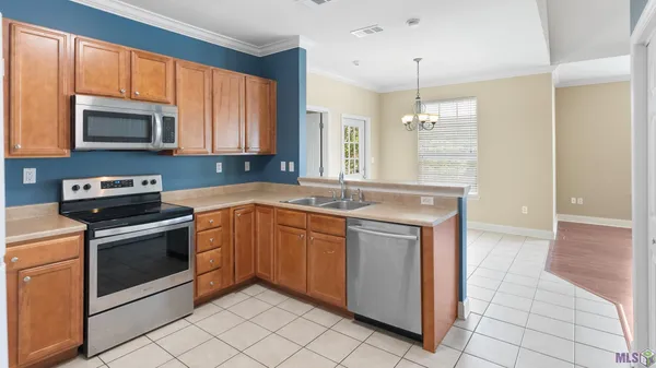 $1,800 | 4441 Burbank Drive, Unit 604, Baton Rouge, LA 70820