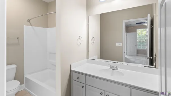 $1,800 | 4441 Burbank Drive, Unit 604, Baton Rouge, LA 70820