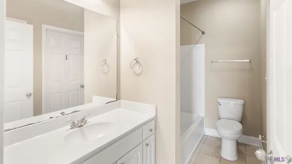 $1,800 | 4441 Burbank Drive, Unit 604, Baton Rouge, LA 70820