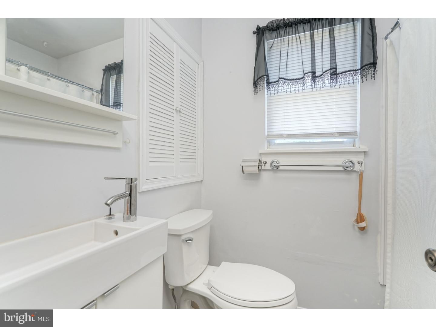 67 Farmhouse Road Sicklerville, NJ 08081 - Photo 17 of 20 Bathroom
