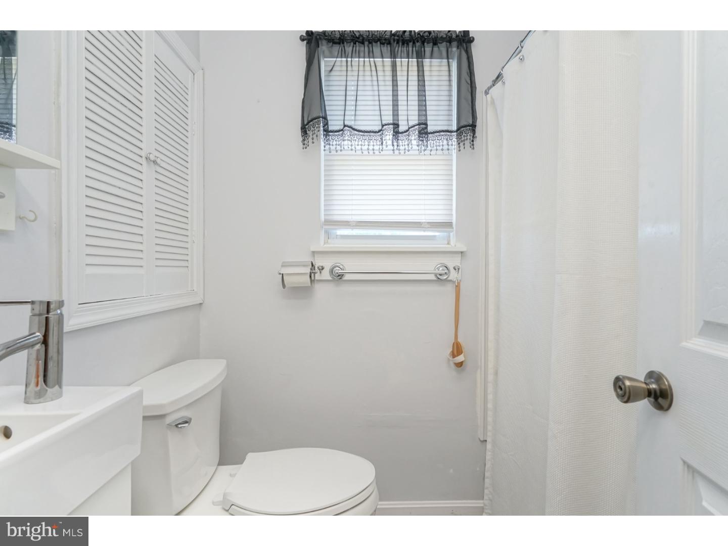 67 Farmhouse Road Sicklerville, NJ 08081 - Photo 18 of 20 Bathroom