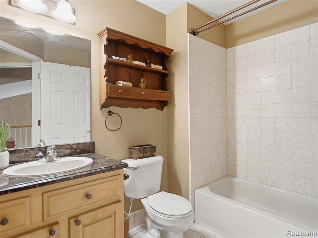 2633 Ridgecrest Drive Utica, MI 48316 - Photo 25 of 42