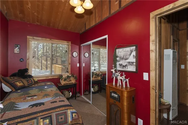 $309,000 | 328 Wabash Avenue, Sugarloaf, CA 92386