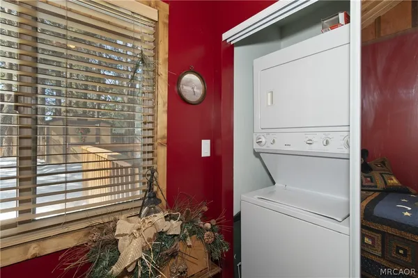 $309,000 | 328 Wabash Avenue, Sugarloaf, CA 92386
