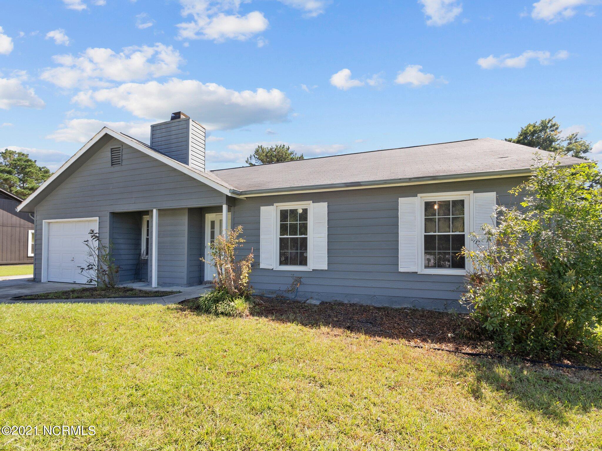 318 Quail Ridge Road Jacksonville, NC 28546 - Photo 3 of 45 3-web-or-mls-03