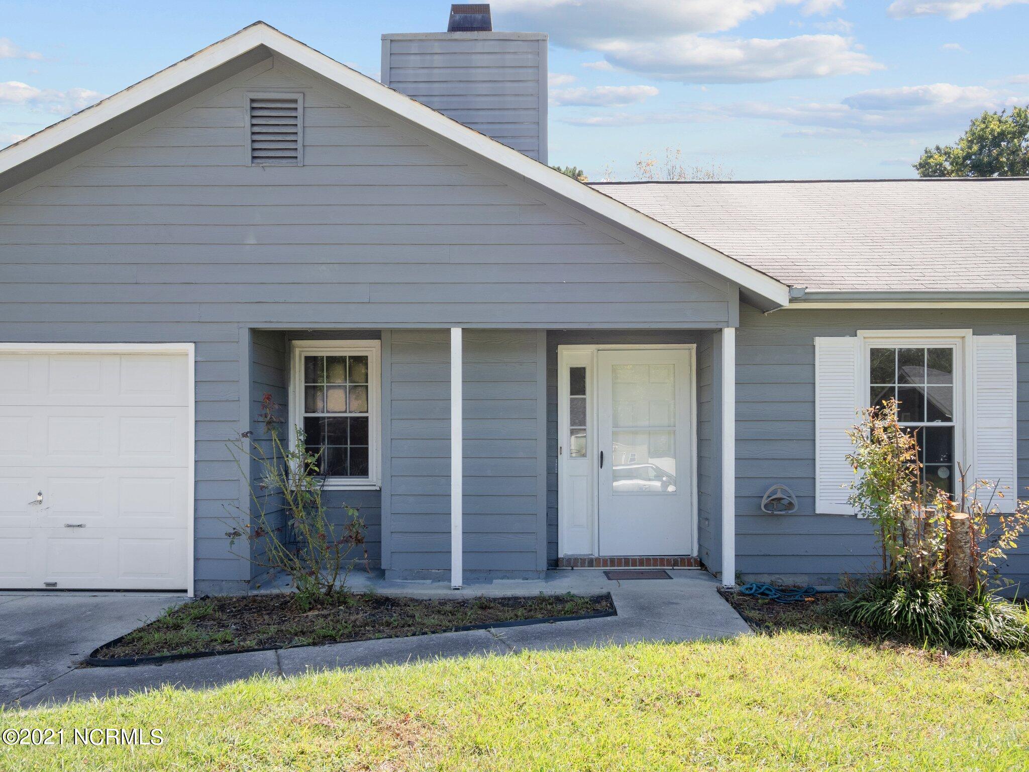 318 Quail Ridge Road Jacksonville, NC 28546 - Photo 4 of 45 4-web-or-mls-04