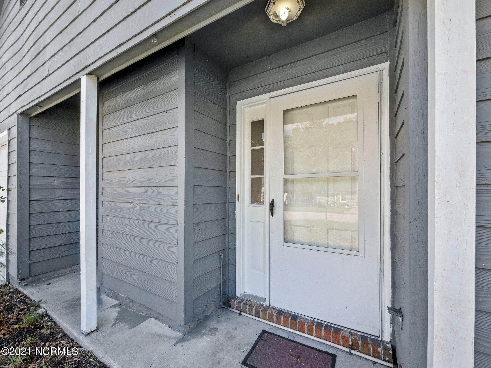 318 Quail Ridge Road Jacksonville, NC 28546 - Photo 5 of 45 5-web-or-mls-05