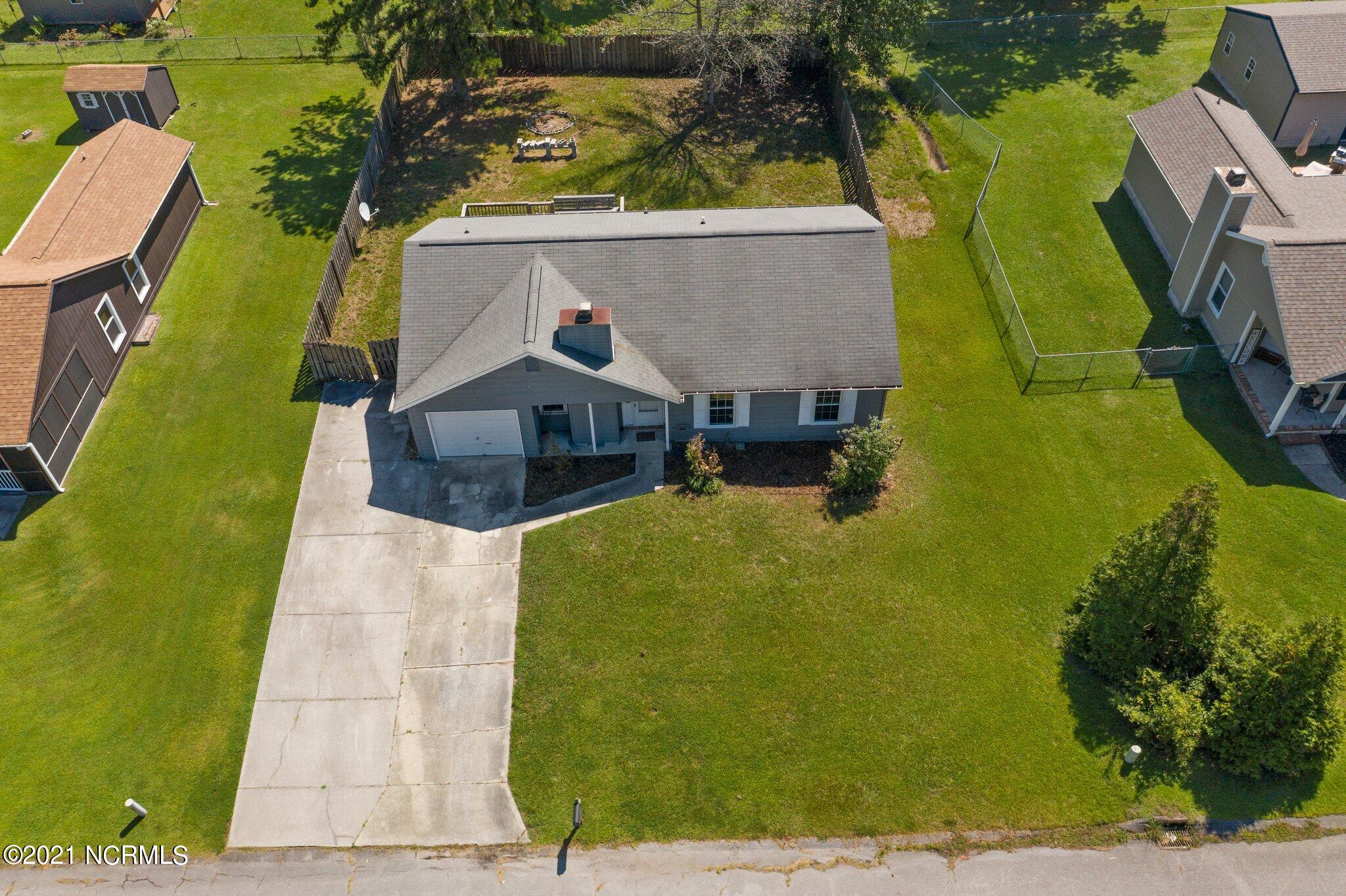 318 Quail Ridge Road Jacksonville, NC 28546 - Photo 6 of 45 11-web-or-mls-11