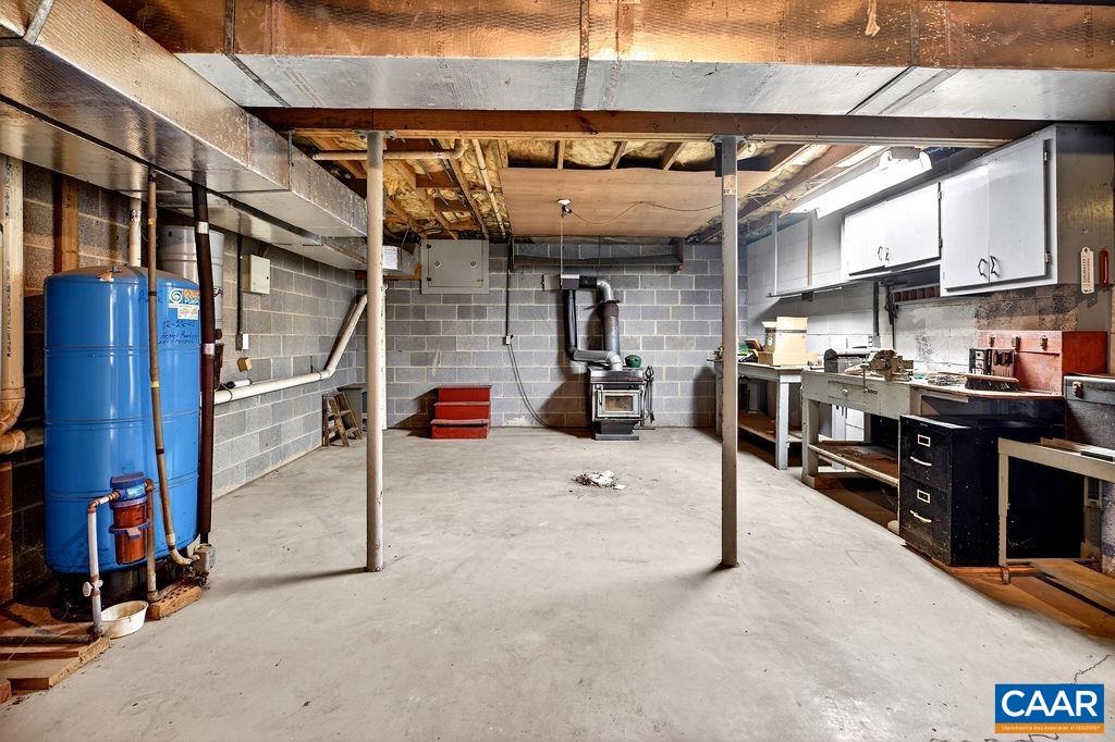 472 Horseshoe Mountain Road Roseland, VA 22967 - Photo 62 of 75 a view of a storage room with a lot of stuff