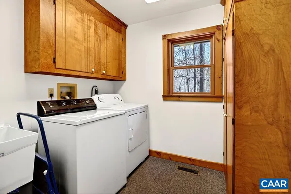 $675,000 | 472 Horseshoe Mountain Road, Roseland, VA 22967