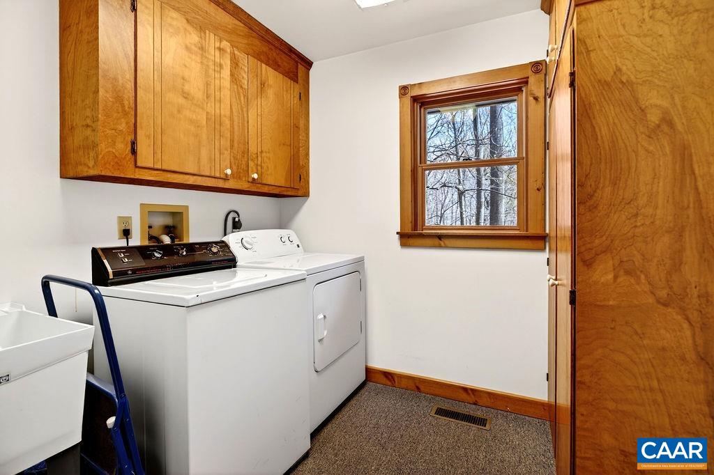 472 Horseshoe Mountain Road Roseland, VA 22967 - Photo 65 of 75 a utility room with dryer and washer