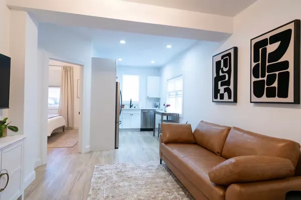 $2,300 | 8 Enon Street, Unit 103, Beverly, MA 01915