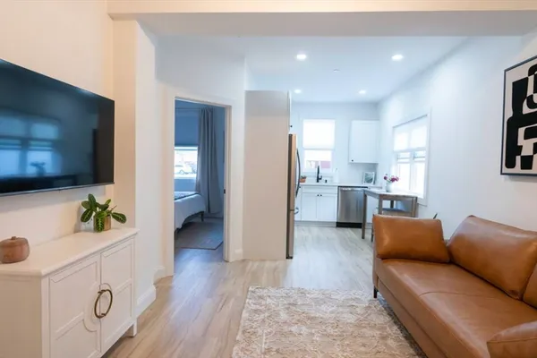 $2,300 | 8 Enon Street, Unit 103, Beverly, MA 01915