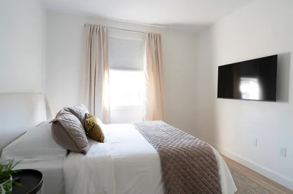 $2,300 | 8 Enon Street, Unit 103, Beverly, MA 01915