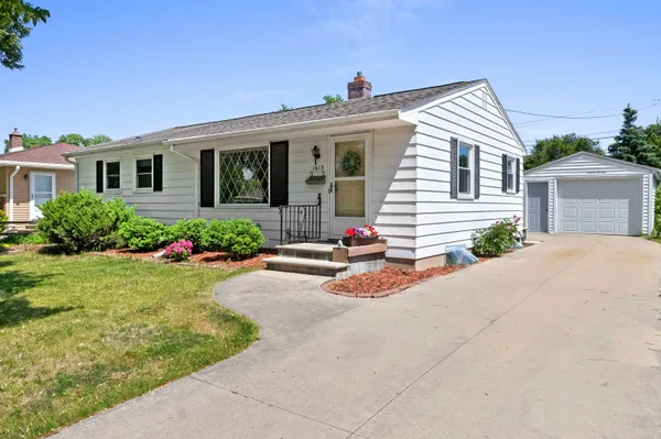 $274,900 | 1613 Jay Lane, Green Bay, WI 54304