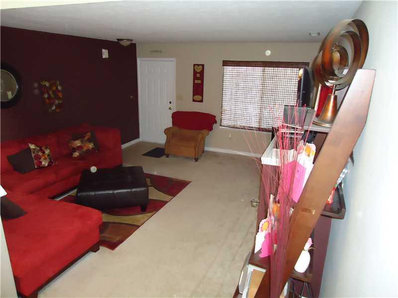 4640 Falcon Run Way Indianapolis, IN 46254 - Photo 4 of 13