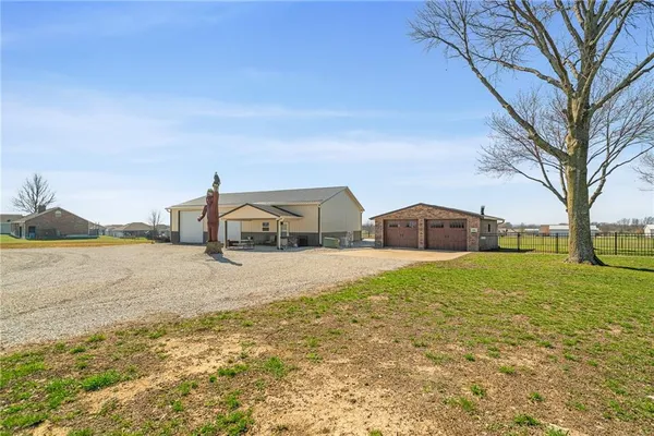 $695,000 | 981 South 9th Street, Odessa, MO 64076