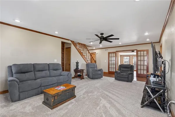 $695,000 | 981 South 9th Street, Odessa, MO 64076