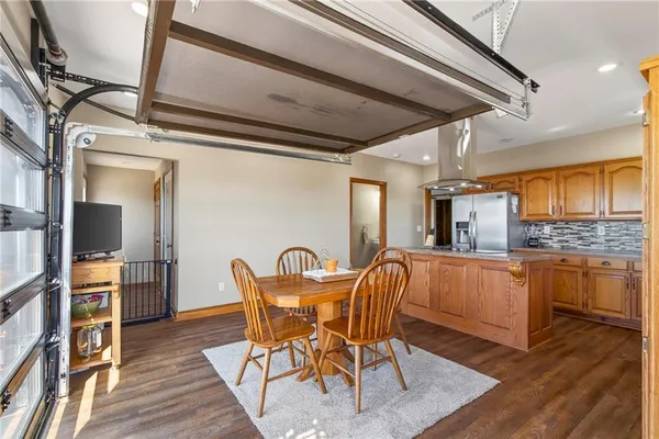 $695,000 | 981 South 9th Street, Odessa, MO 64076