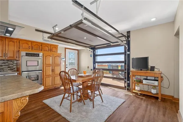 $695,000 | 981 South 9th Street, Odessa, MO 64076