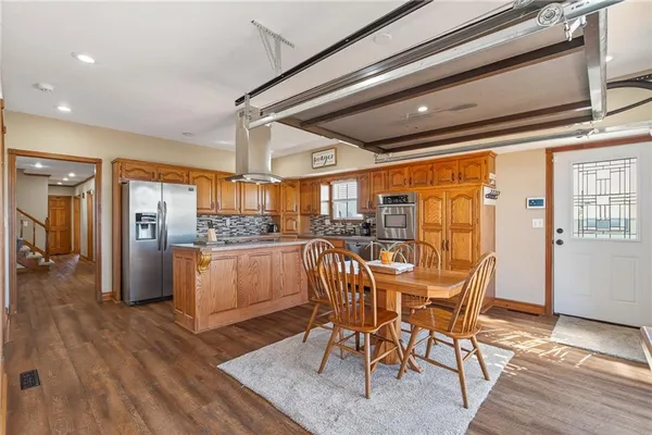 $695,000 | 981 South 9th Street, Odessa, MO 64076