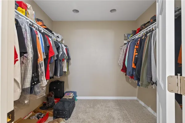 $695,000 | 981 South 9th Street, Odessa, MO 64076