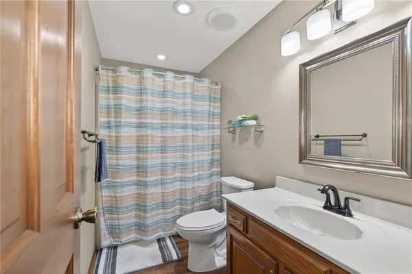 $695,000 | 981 South 9th Street, Odessa, MO 64076