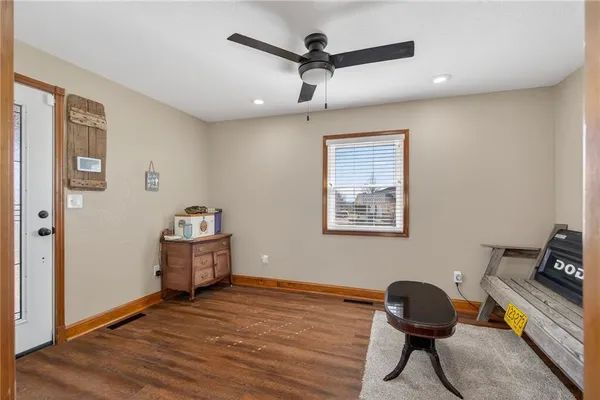 $695,000 | 981 South 9th Street, Odessa, MO 64076