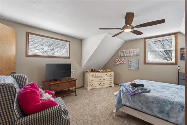 $695,000 | 981 South 9th Street, Odessa, MO 64076