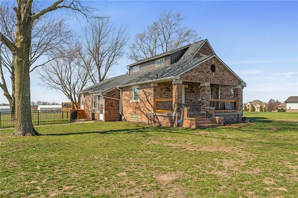 $695,000 | 981 South 9th Street, Odessa, MO 64076