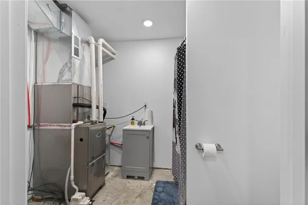 $695,000 | 981 South 9th Street, Odessa, MO 64076