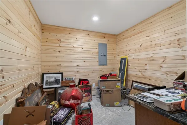 $695,000 | 981 South 9th Street, Odessa, MO 64076