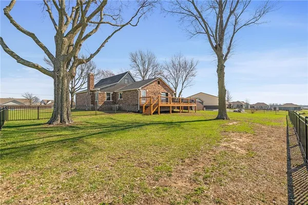 $695,000 | 981 South 9th Street, Odessa, MO 64076