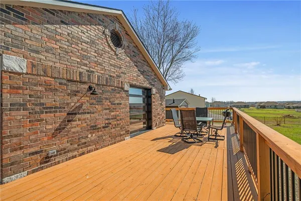 $695,000 | 981 South 9th Street, Odessa, MO 64076