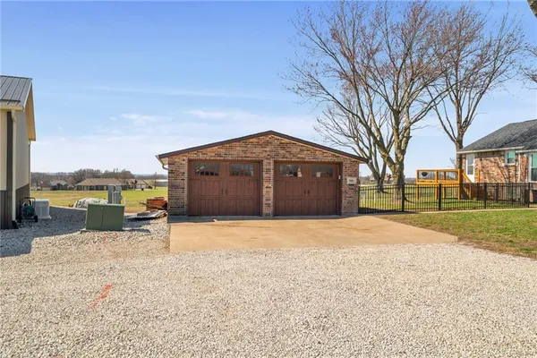 $695,000 | 981 South 9th Street, Odessa, MO 64076